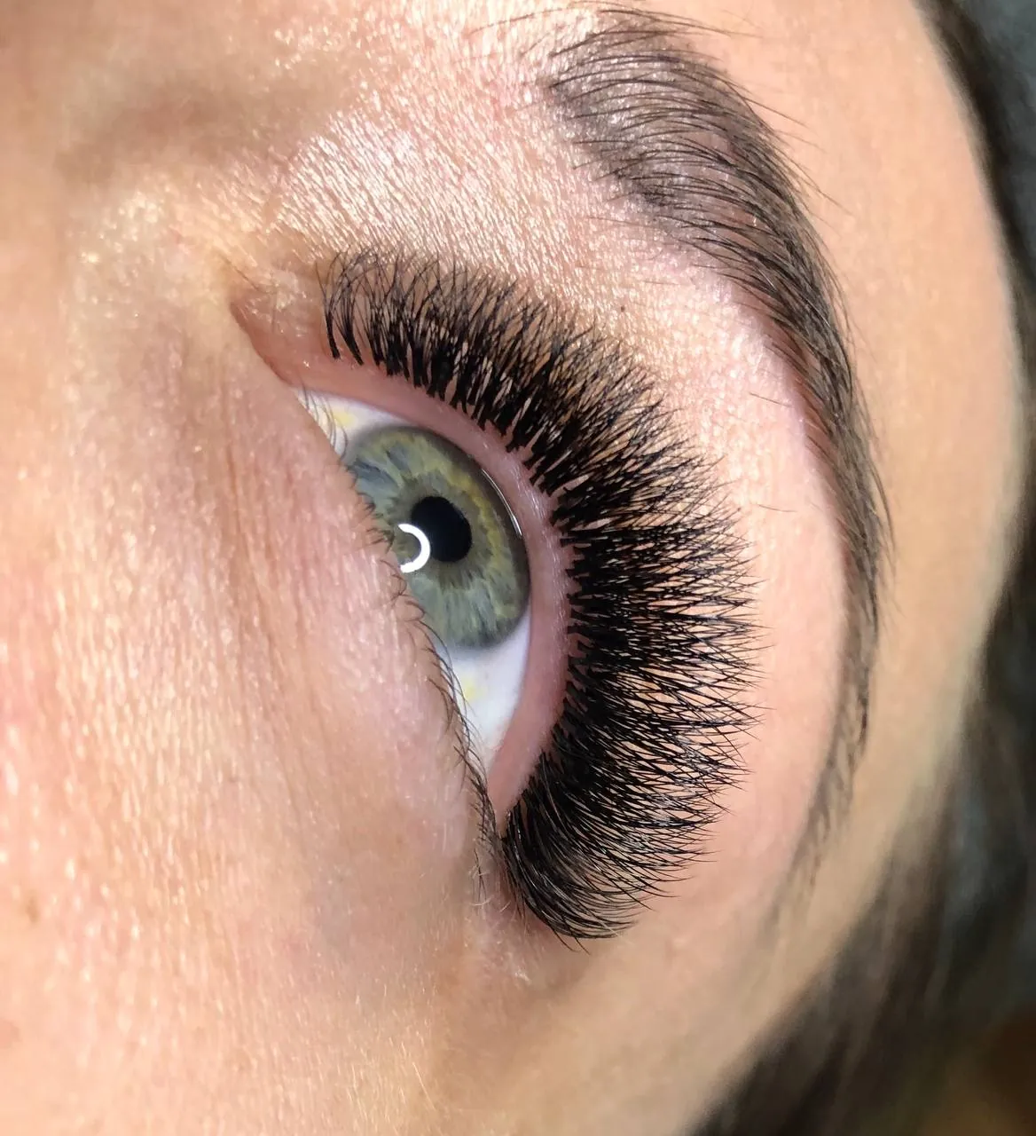 Mega volume cat-eye lash extensions at DEEPINLASH Brooklyn